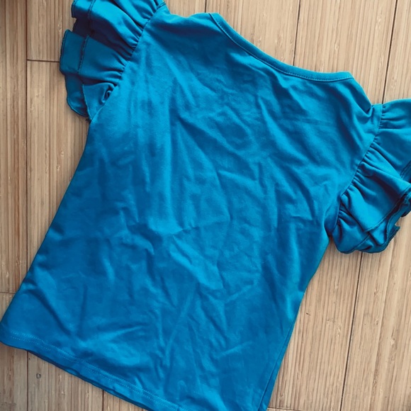 Gitls top with ruffly sleeves - Picture 2 of 3